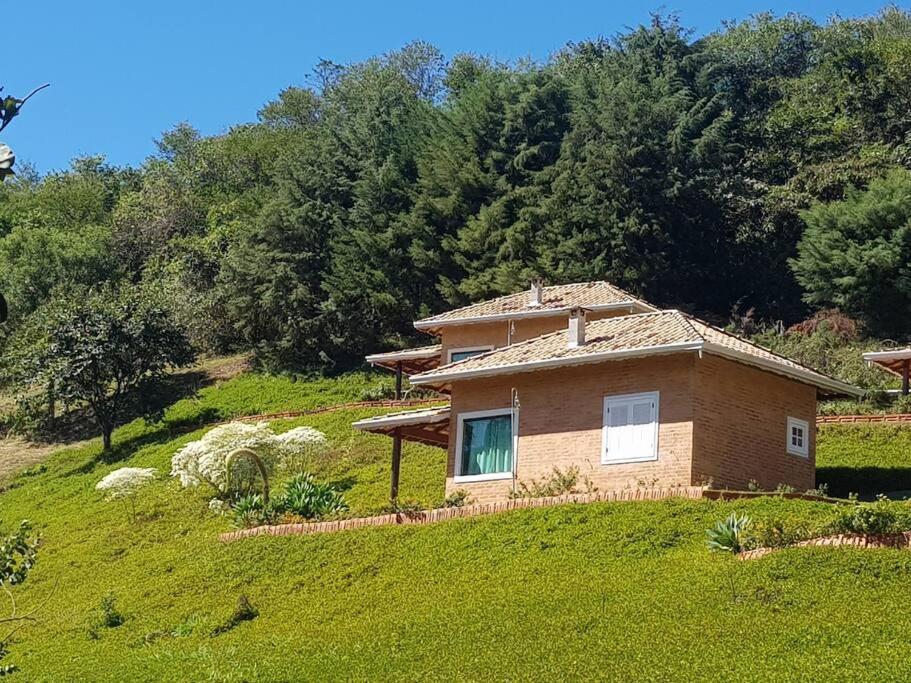 Recanto Dos Beija Flores, Chale Lantana C Monte Alegre do Sul Eksteriør bilde