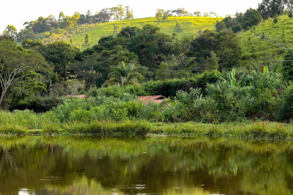 Recanto Dos Beija Flores, Chale Lantana C Monte Alegre do Sul Eksteriør bilde