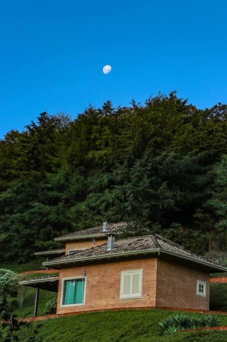 Recanto Dos Beija Flores, Chale Lantana C Monte Alegre do Sul Eksteriør bilde